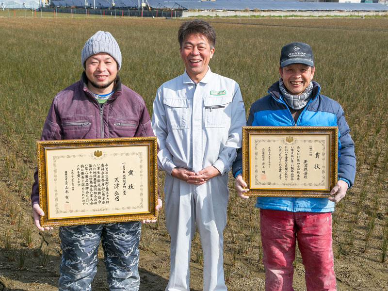 い草農家　天津 謙治さん・弘也さん